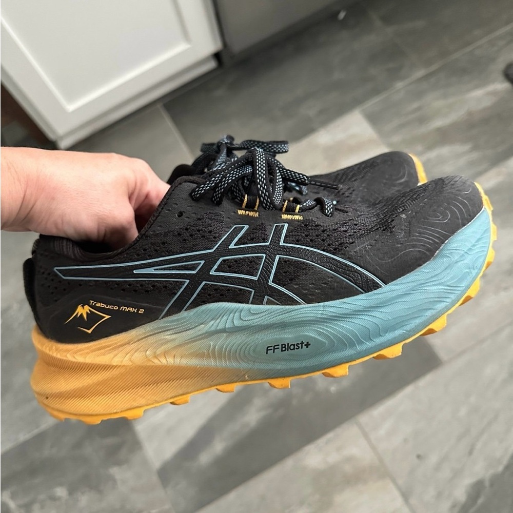 ASICS max trabuco 2